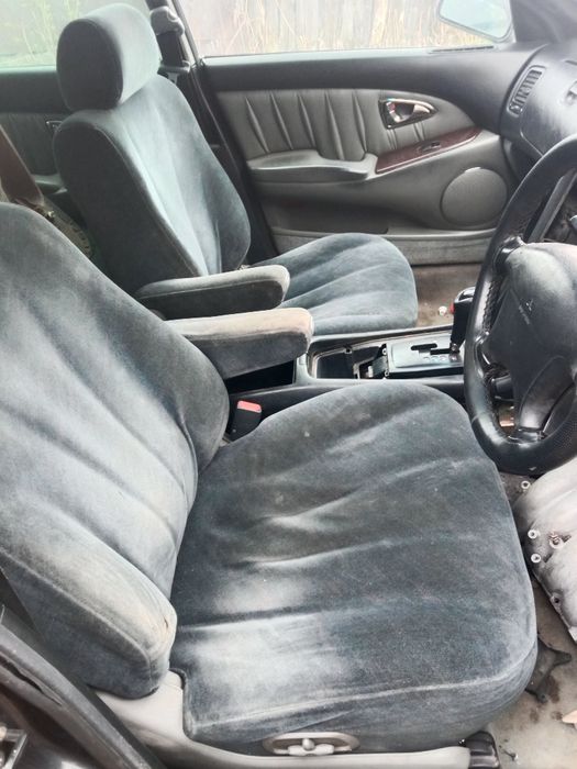Продам передние сиденья Мицубиси диамант