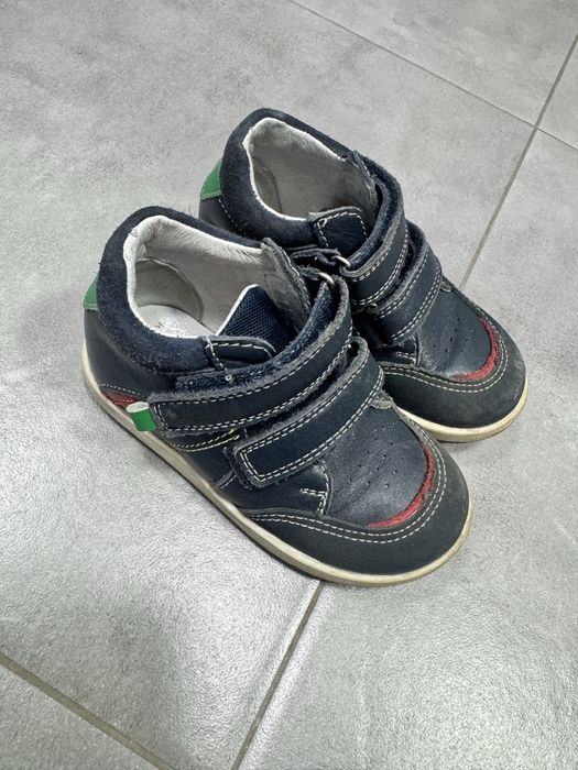 Детская обувь (кроссовки, ботинки), для девочек и мальчиков