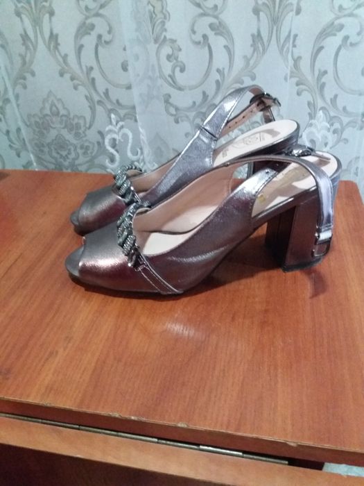 Босоножки размер 36