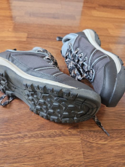 Bocanci impermeabili Quechua