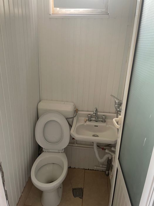 Închiriez garsonieră la casa