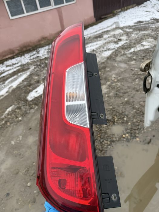 Stop Tripla Lampa Stanga Spate Fiat Doblo 2 Originala cu soclu!