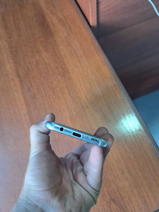Samsung s8 в хорошем состоянии