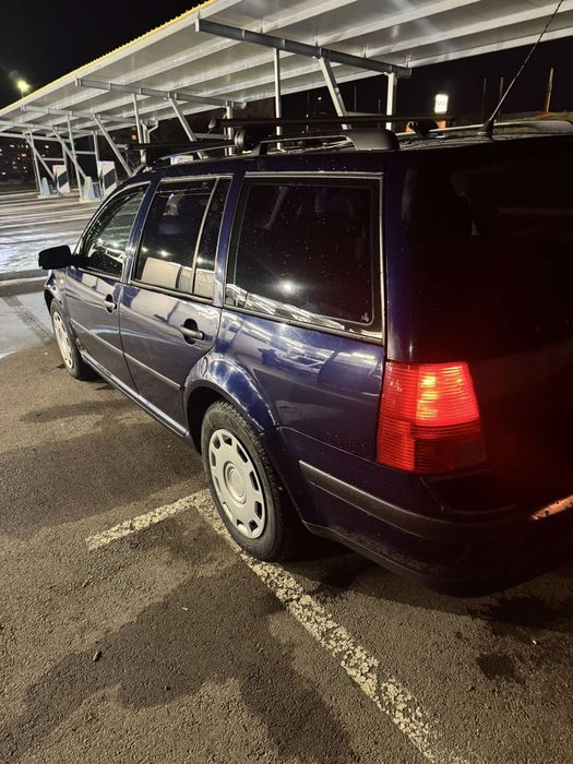 Продавам своя автомобил Vw golf 4 2500евро