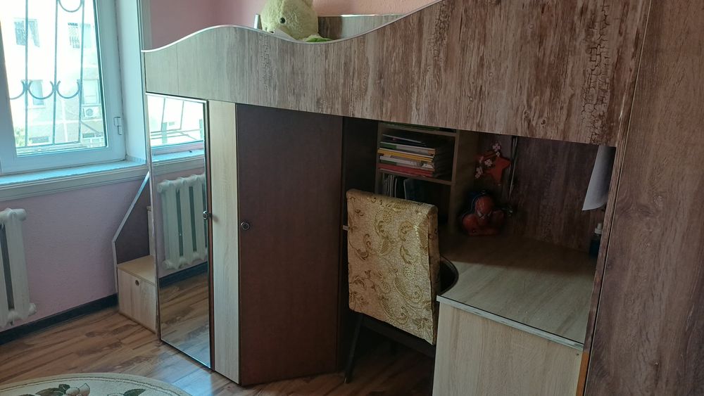 Мебель: Шкаф, кроват