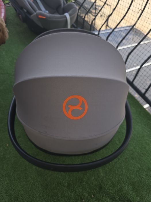 Бебешко кошче за автомобил