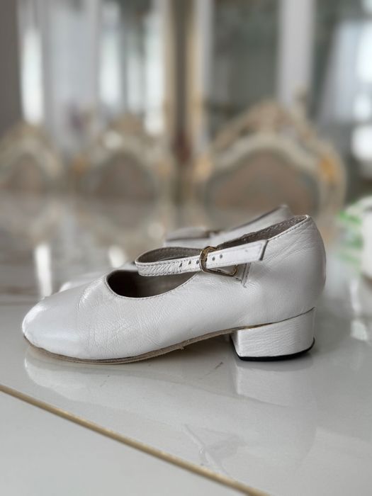 Туфли детские белая кожаная