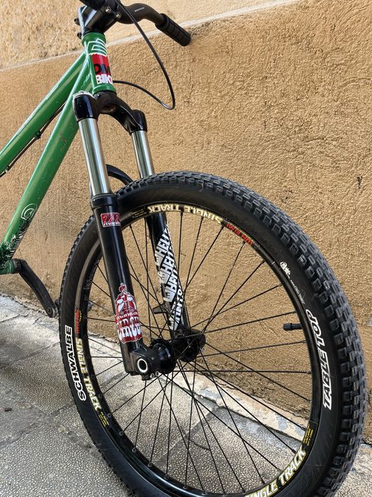 Dirt jump колело за трикове DMR bikes transition old school