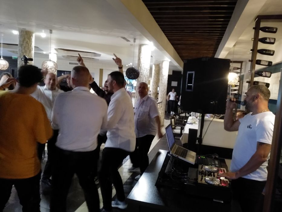 ди джей и дисководещ DJ TONY (ди джей ТОНИ)