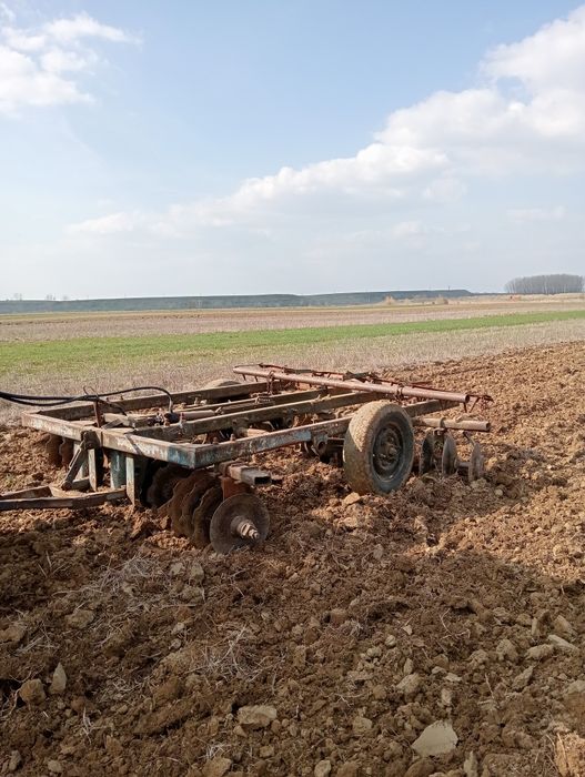 Vând disc 3, 4 pe rulmenți fara suduri sau rupturi,Nr de tel 074792388