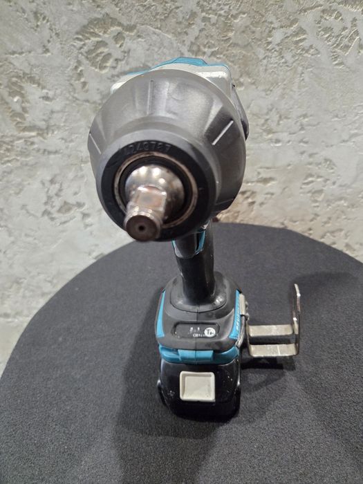 Акумулаторен гайковерт ударен MAKITA DTW1002