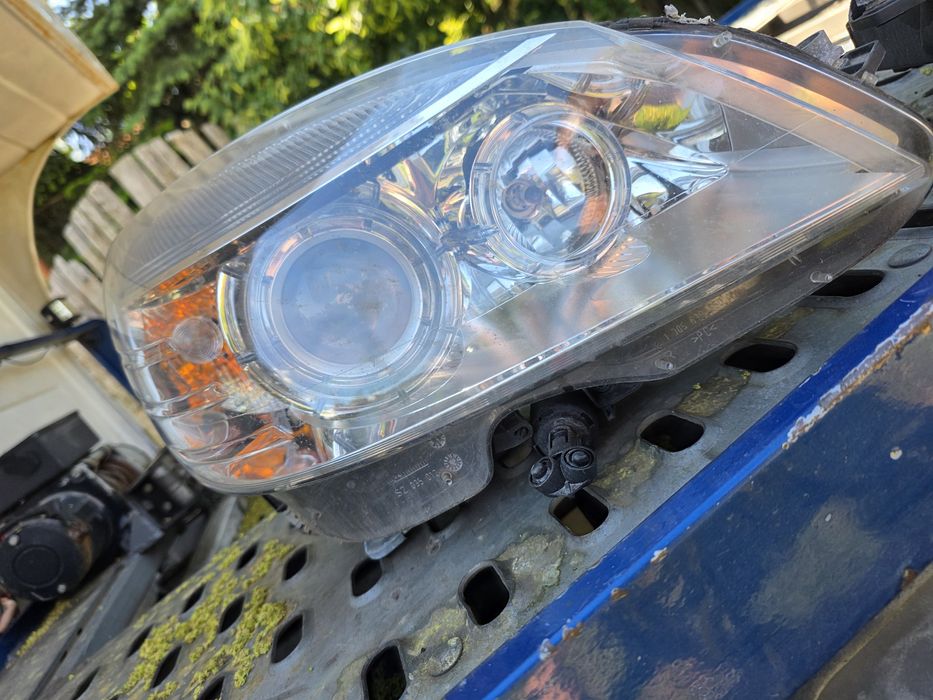 Ксенонови фарове за Mercedes W204 2011 година