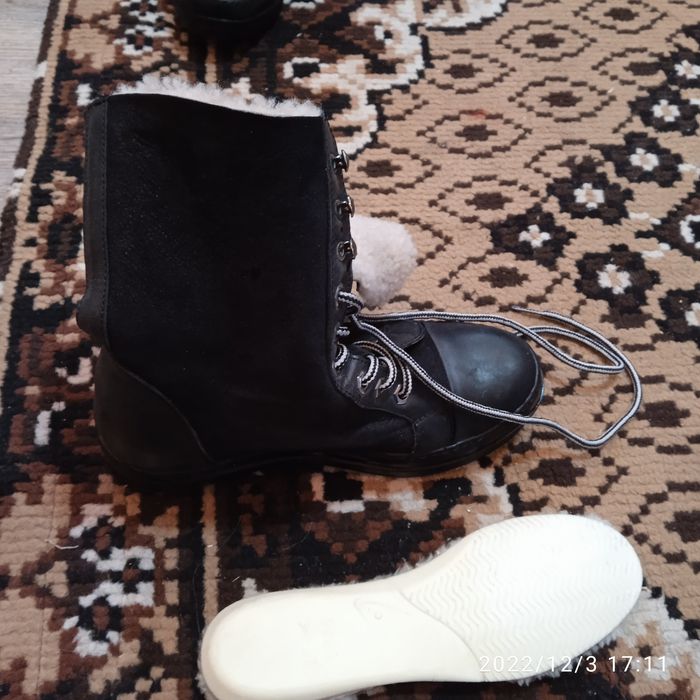 Продам женские берцы