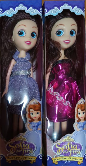 Продавам играчки за момиче