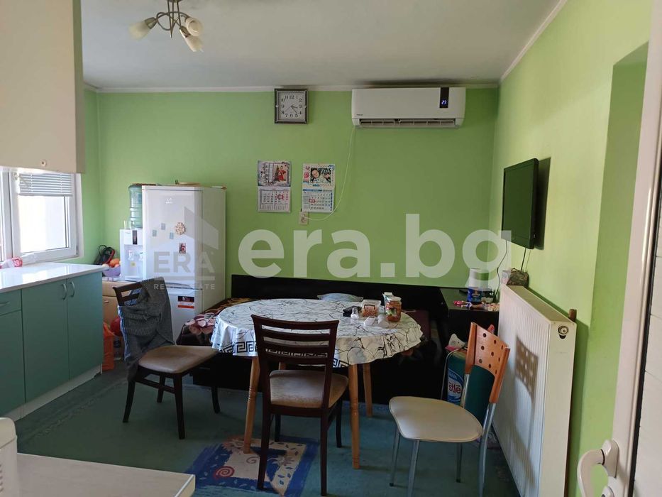 Двуетажна обзаведена къща в гр. Суворово