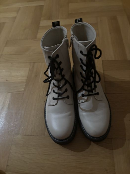 Бели  CATWALK ботуши/кобинки