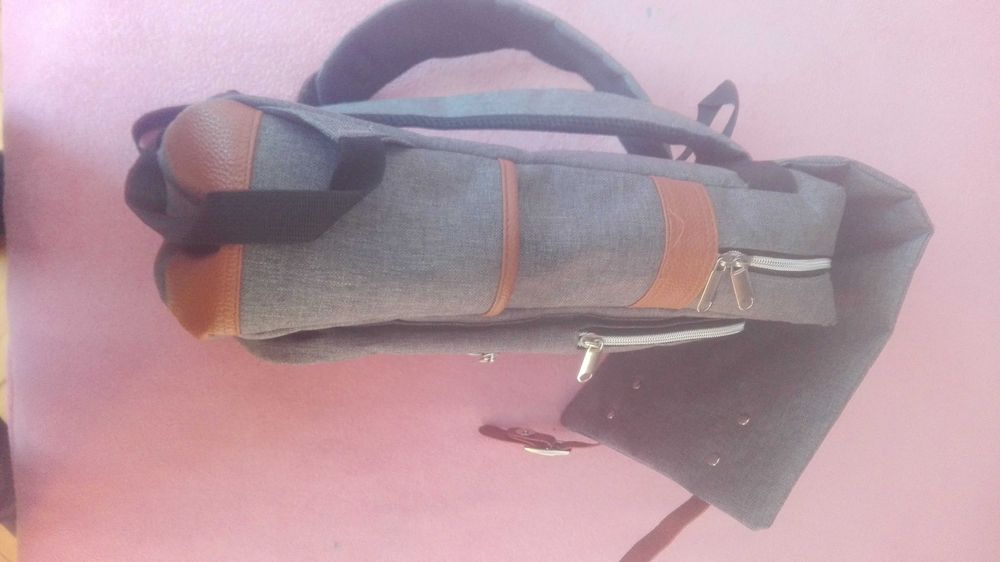 Rucsac sau ghiozdan are compartiment de laptop