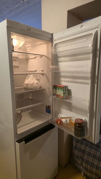 Холодильник Indesit
