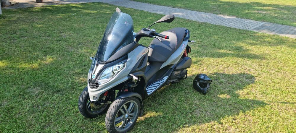 Vand scuter Piaggio MP3, 300 cmc, fabricatie 2021, permis categoria B