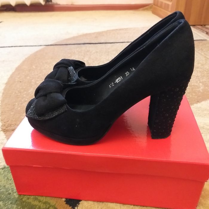 тойға 1 рет киілген, 2000 тг