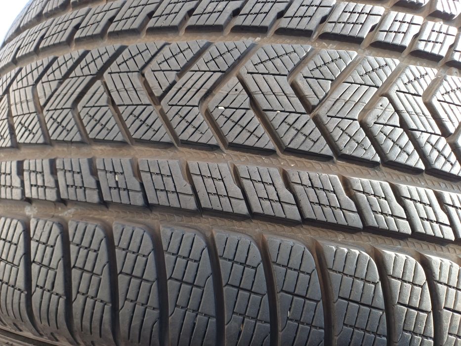 Гуми 305/35/21 Пирели