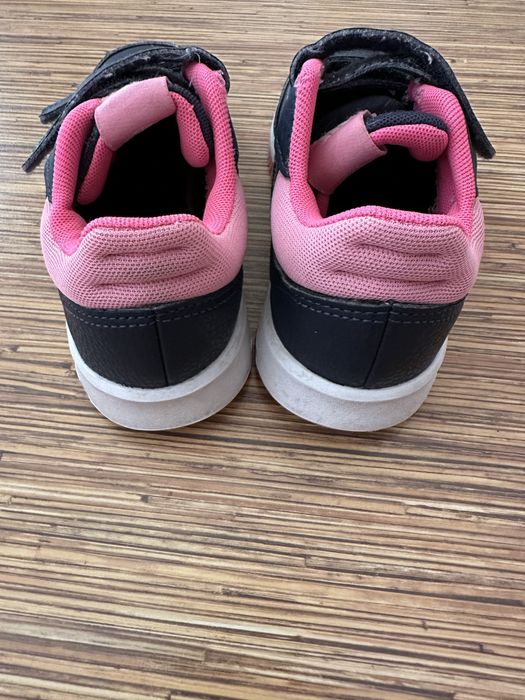 Зимни маратонки adidas за момиме 29 номер