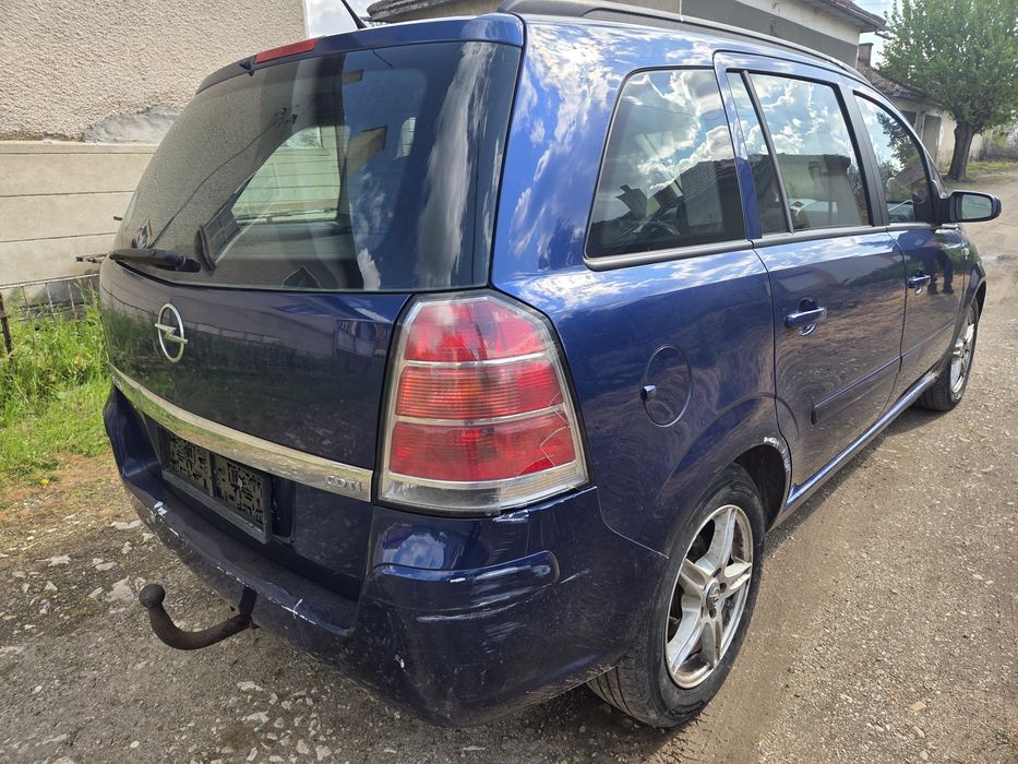 Продавам Opel Zafira  7 местен 2006 година