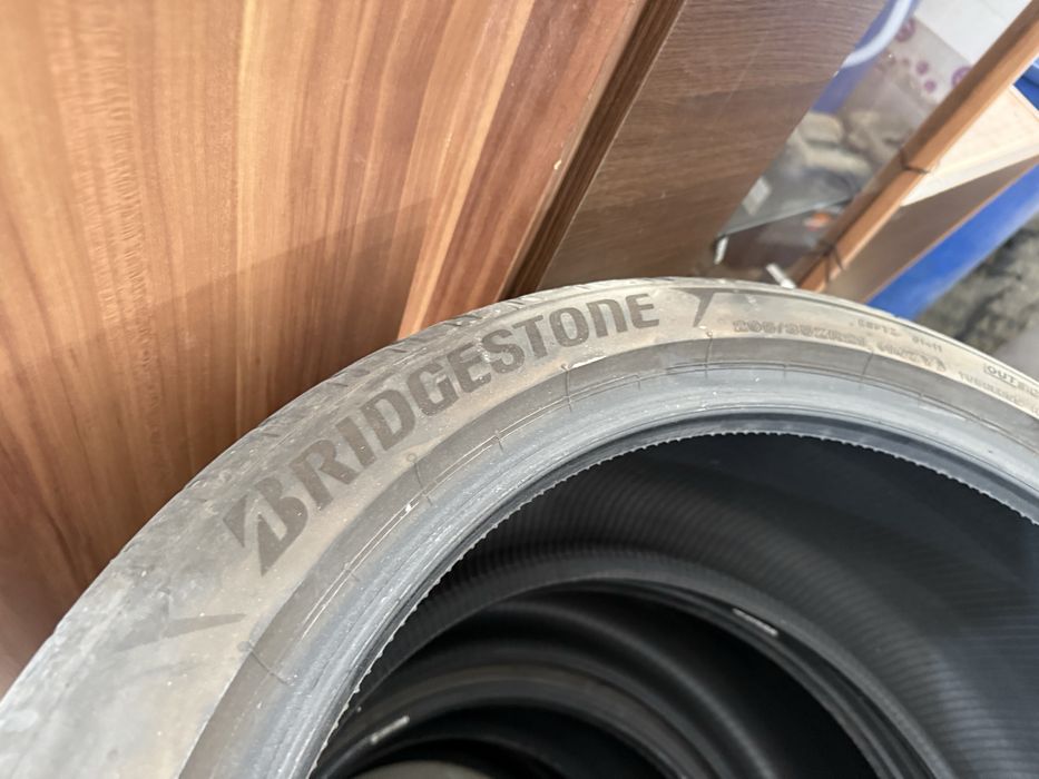 Гуми Bridgestone Potenza 295/35/R21