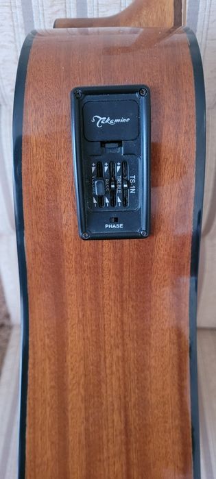 Продам электроакустическую гитару