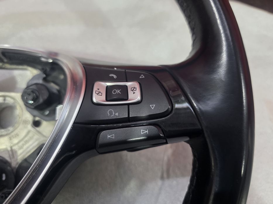 Volan Multifuncțional VW Golf 7 / Passat B8 Original Piele,Comenz,Padelei