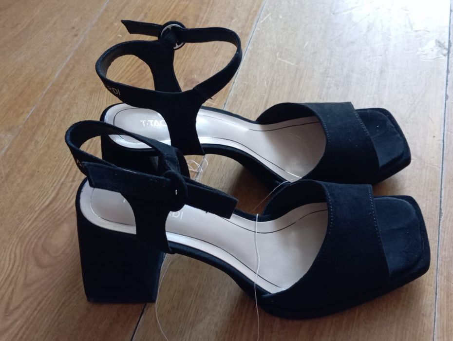 Продадим туфельки