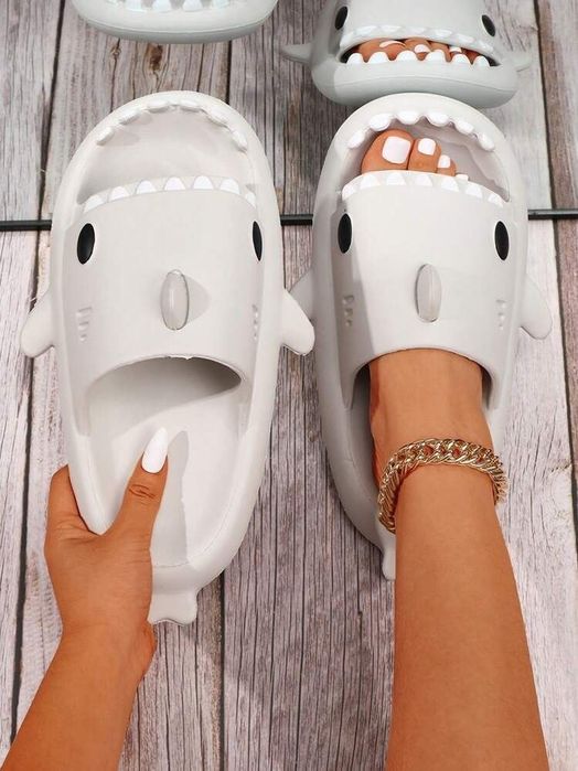 Щлепанцы Shark Soft unisex
Размер  40/41 для широкой стопы
Новые янги