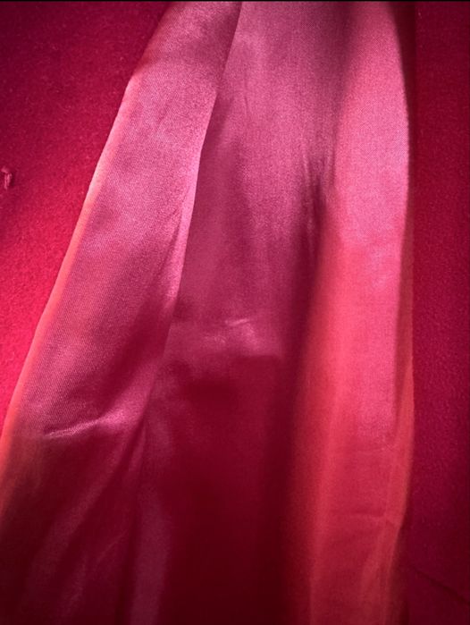 Палто в малинен цвят