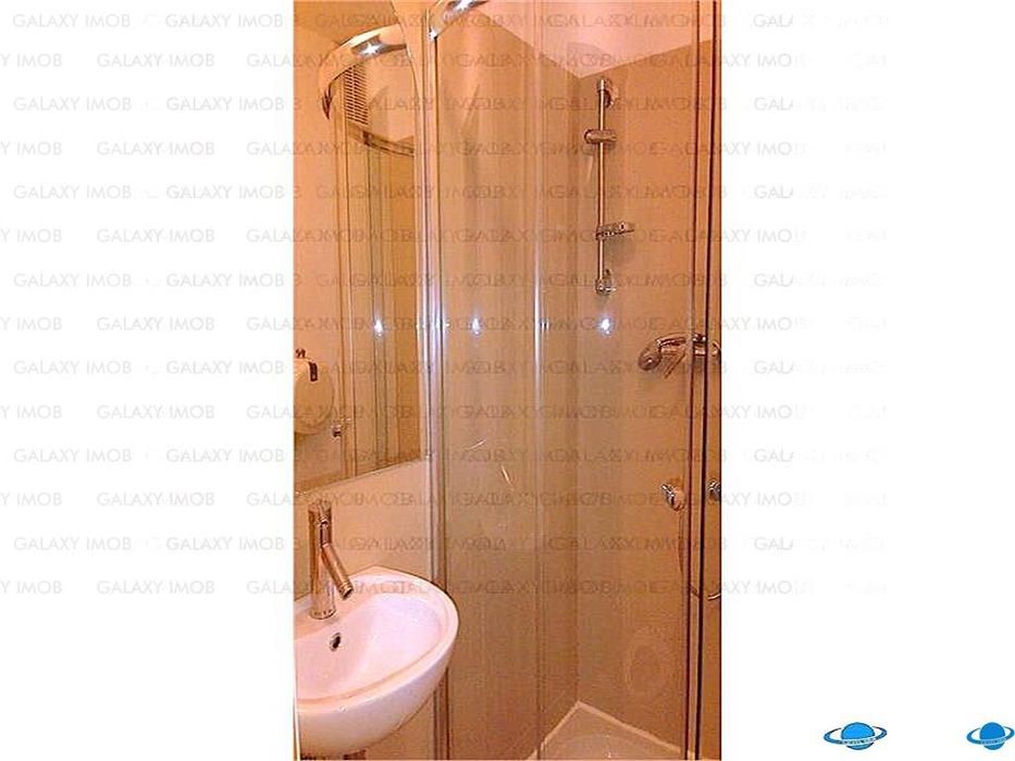 Inchiriere Apartament Cu 3 Camere Piata Romana 650 Euro