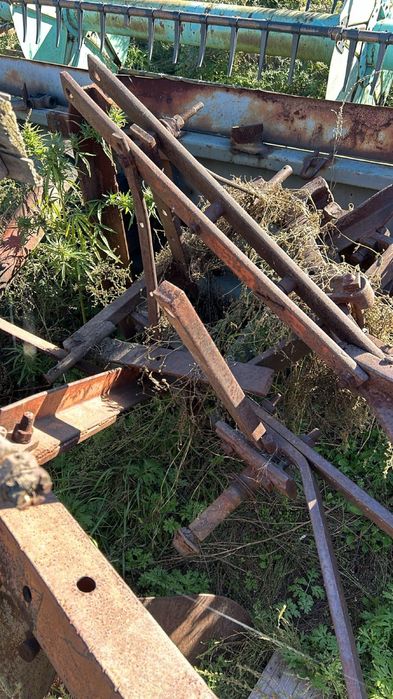 Продам Плуг трехкорпусный