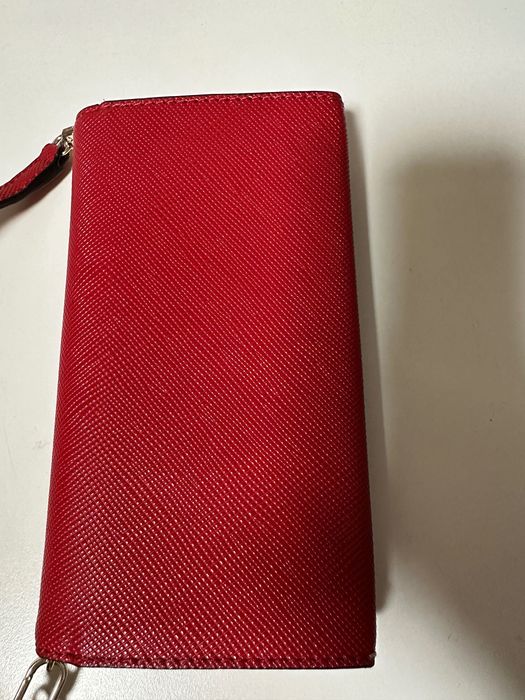 Червено Guess портмоне