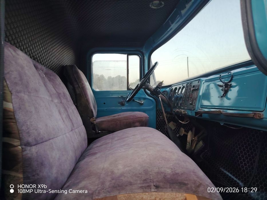 Zil 130 sotiladi