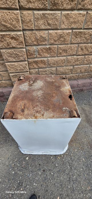 Мусорный бак продам