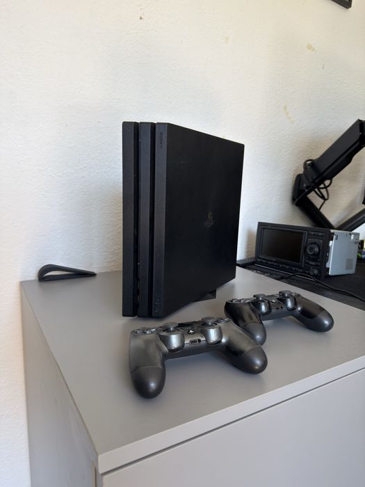 Play Station 4 Pro 1TB Хакнат