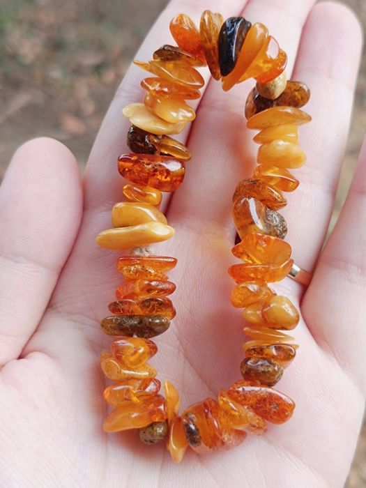 Veche brățară din chihlimbar natural baltic, cognac, butterscoth, brun