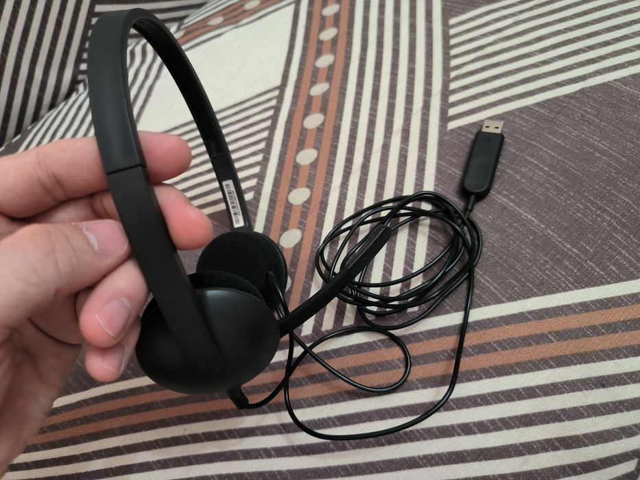 Продам оригинальные наушники с микрофоном Logitech H340 USB