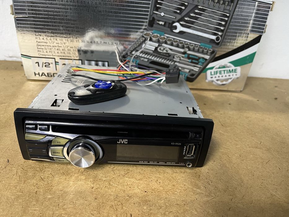 Продам автомагнитолу JVC