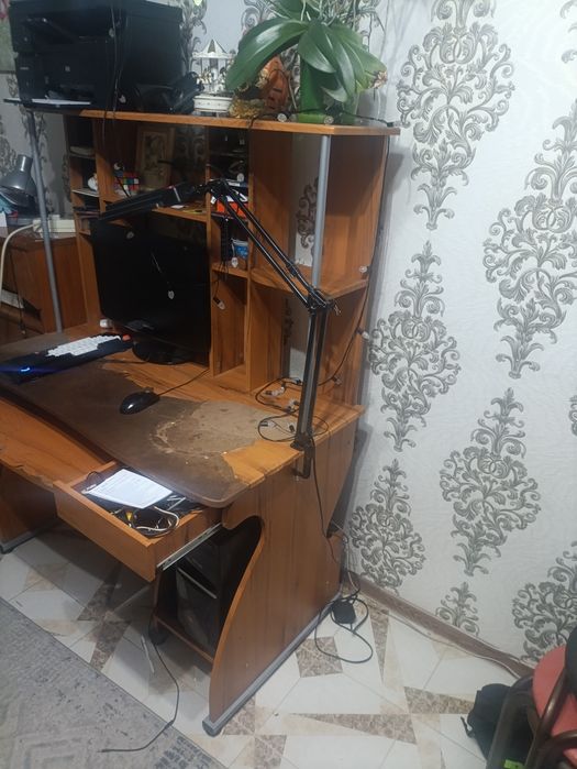 Компьютерный стол