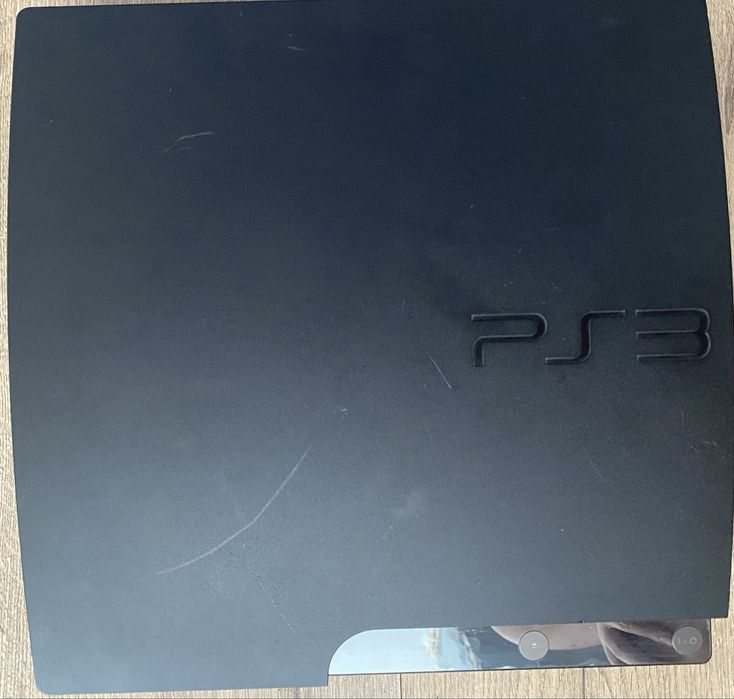 Продаеться прошитая PS3 Slim 320Gb-4 геймпадов-диски