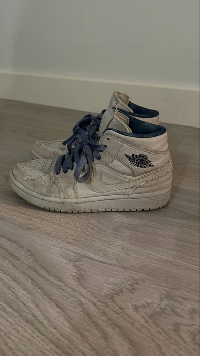 Air Jordan 1 Mid SE