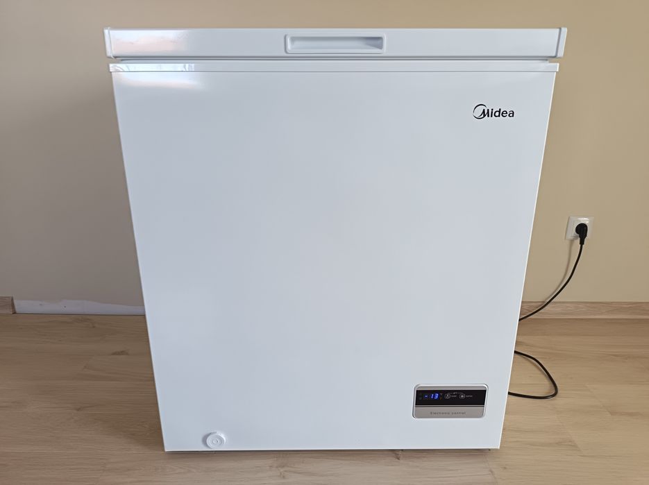 Хладилник с 1 врата Heinner и Фризерна ракла MIDEA