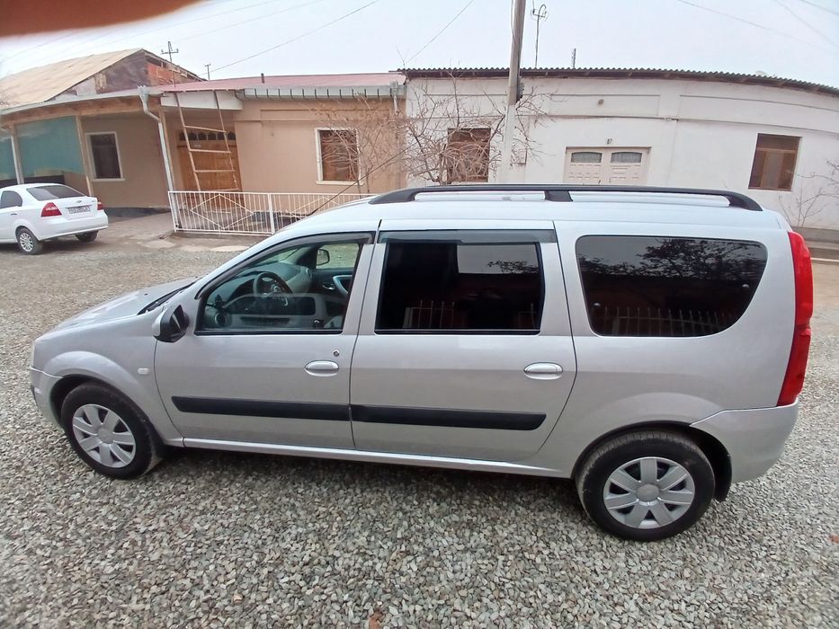 Лада ларгус сотилади