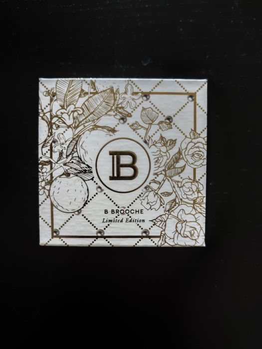 Оригинална Balmain брошка