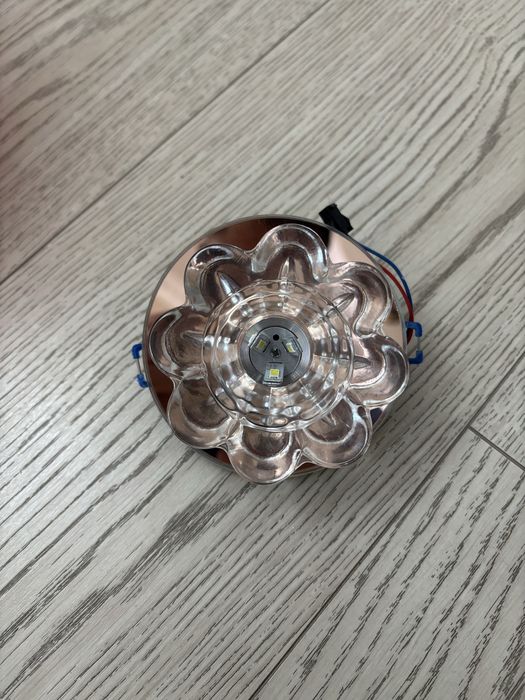 Софиты под гипсокартон в количестве 29 штук.