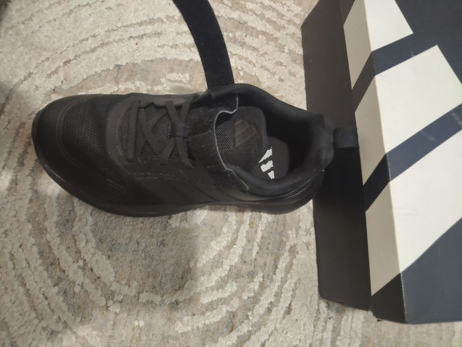 Adidas FortaRun номер 34